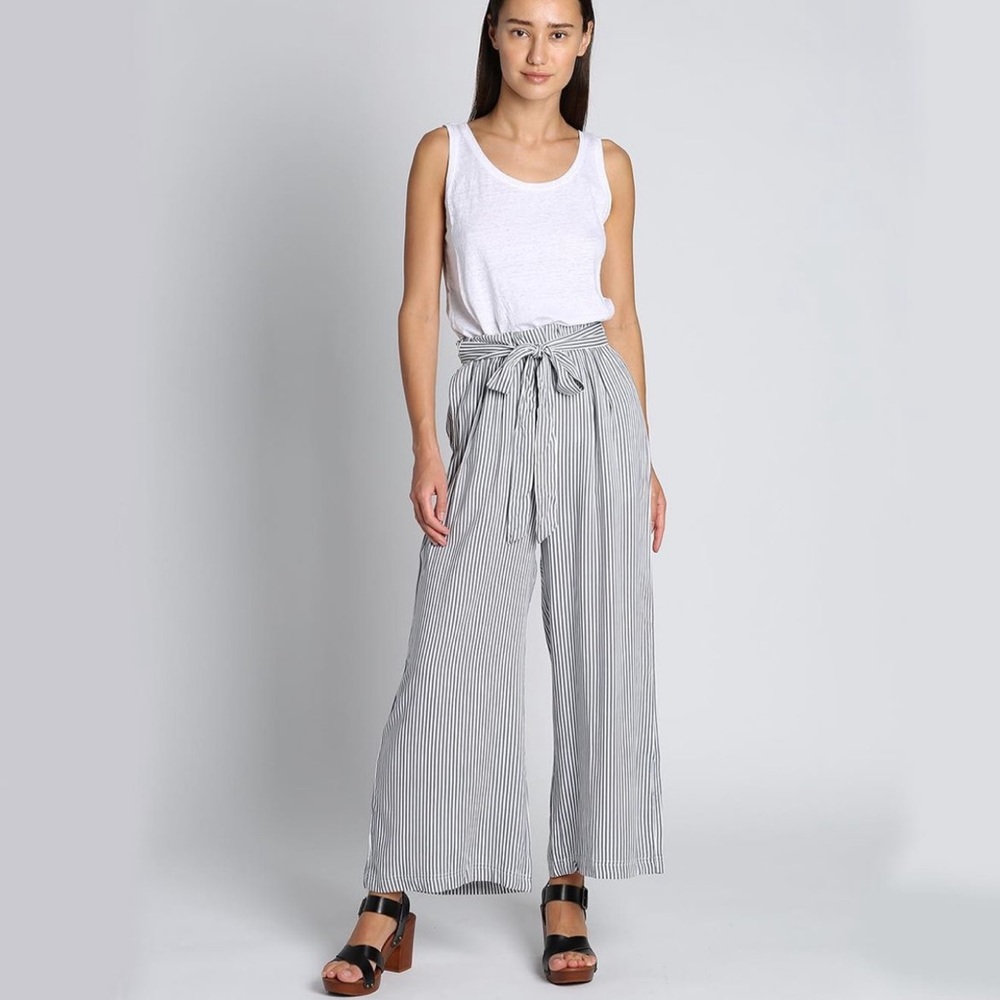 Elastic Waist Palazzo Style Stripe Pant